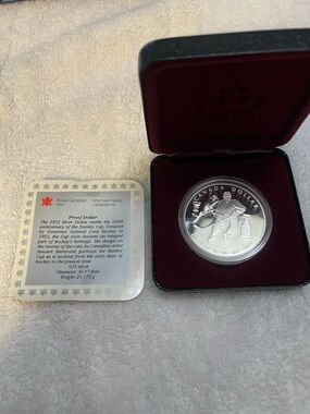 Royal Canadian Mint 1993 Silver Dollar - Hockey Stanley Cup Design